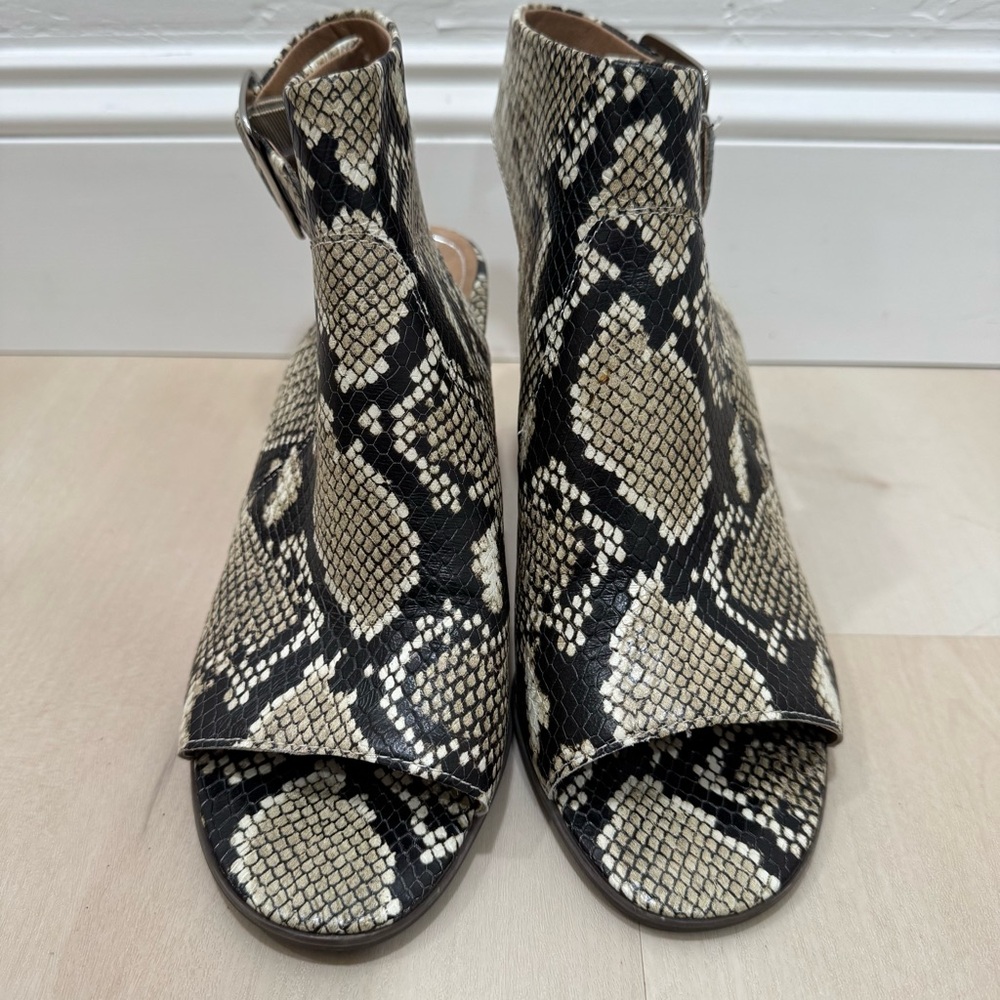Vionic Blakely Snakeskin Open-Toe Bootie Heel Women's 8 Buckle Leather - Picture 5 of 13
